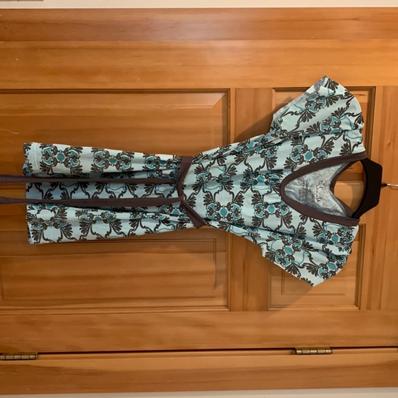 Cute Coverup or spring dress. - Picture 1 of 3